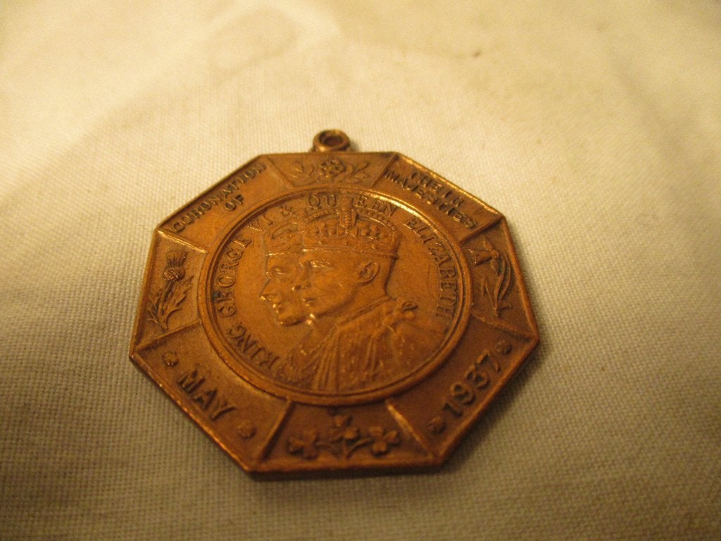 medaille-penning konings huis Engeland 1937, Verzamelen, Koninklijk Huis en Royalty, Ophalen of Verzenden, Zo goed als nieuw, Kaart, Foto of Prent