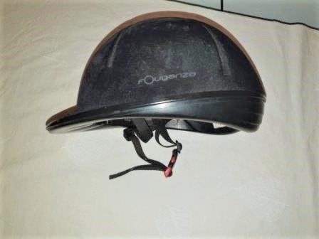 Paardrij cap Fouganza mt. 52-56cm zwart velour goede staat, Dieren en Toebehoren, Paardrijkleding, Ophalen of Verzenden, Gebruikt