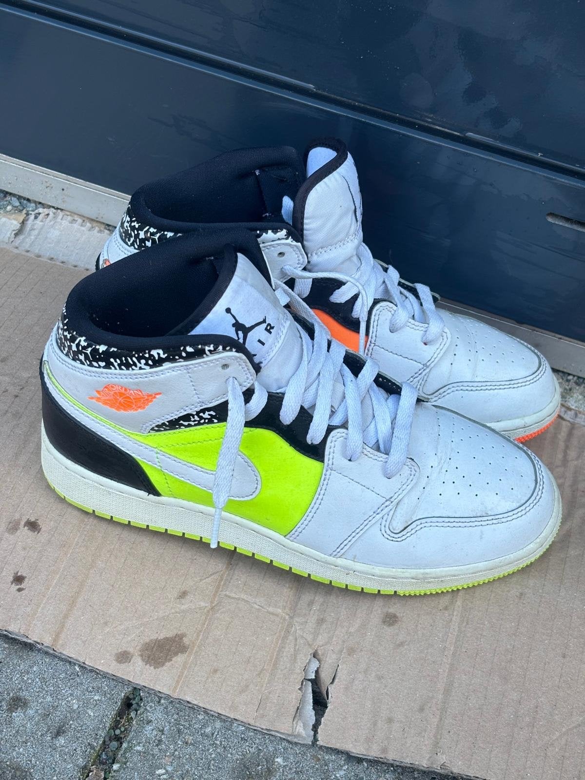 Nike Air Jordan Sneakers - Maat 38.5, Ophalen of Verzenden, Gedragen, Wit, Sneakers of Gympen