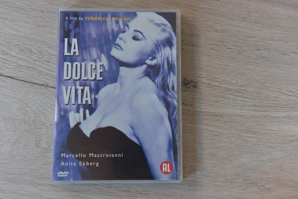 LA DOLCE VITA - A film by Federico Fellini, Cd's en Dvd's, Dvd's | Klassiekers, 1960 tot 1980, Verzenden, Alle leeftijden, Drama