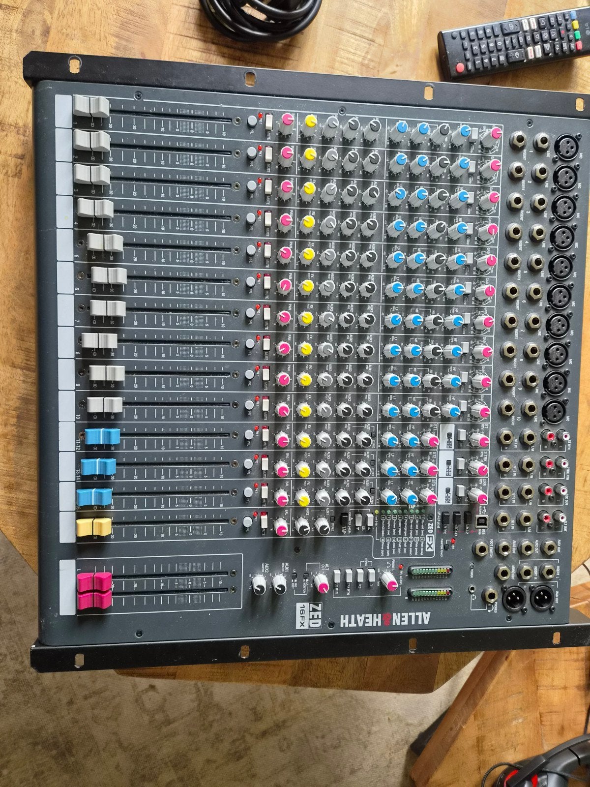allen & heath ZED 16FX, Muziek en Instrumenten, Mengpanelen, Ophalen of Verzenden, Zo goed als nieuw, 10 tot 20 kanalen, Microfooningang