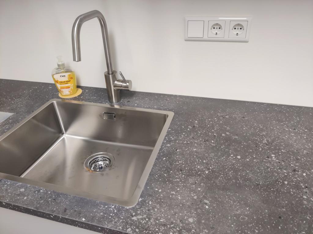 IKEA SIBBARP Terrazzo/Laminaat Keukenblad plinten - Nieuw, Ophalen, Nieuw, 200 cm of meer, Minder dan 25 cm