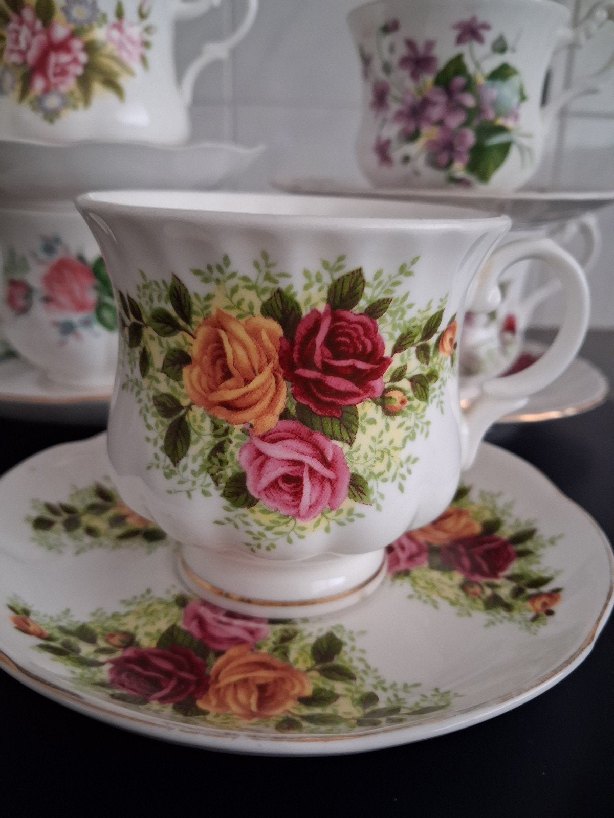 FRAAIE KOP EN SCHOTEL PINK ROSES FINE BONE CHINA PORCELEIN, Ophalen of Verzenden