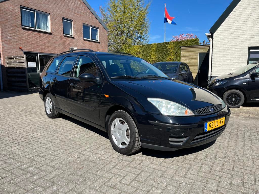 Ford Focus 1.4 I Ambiente Wagon 2002 Zwart, 15 km/l, 74 pk, 4 cilinders, Zwart
