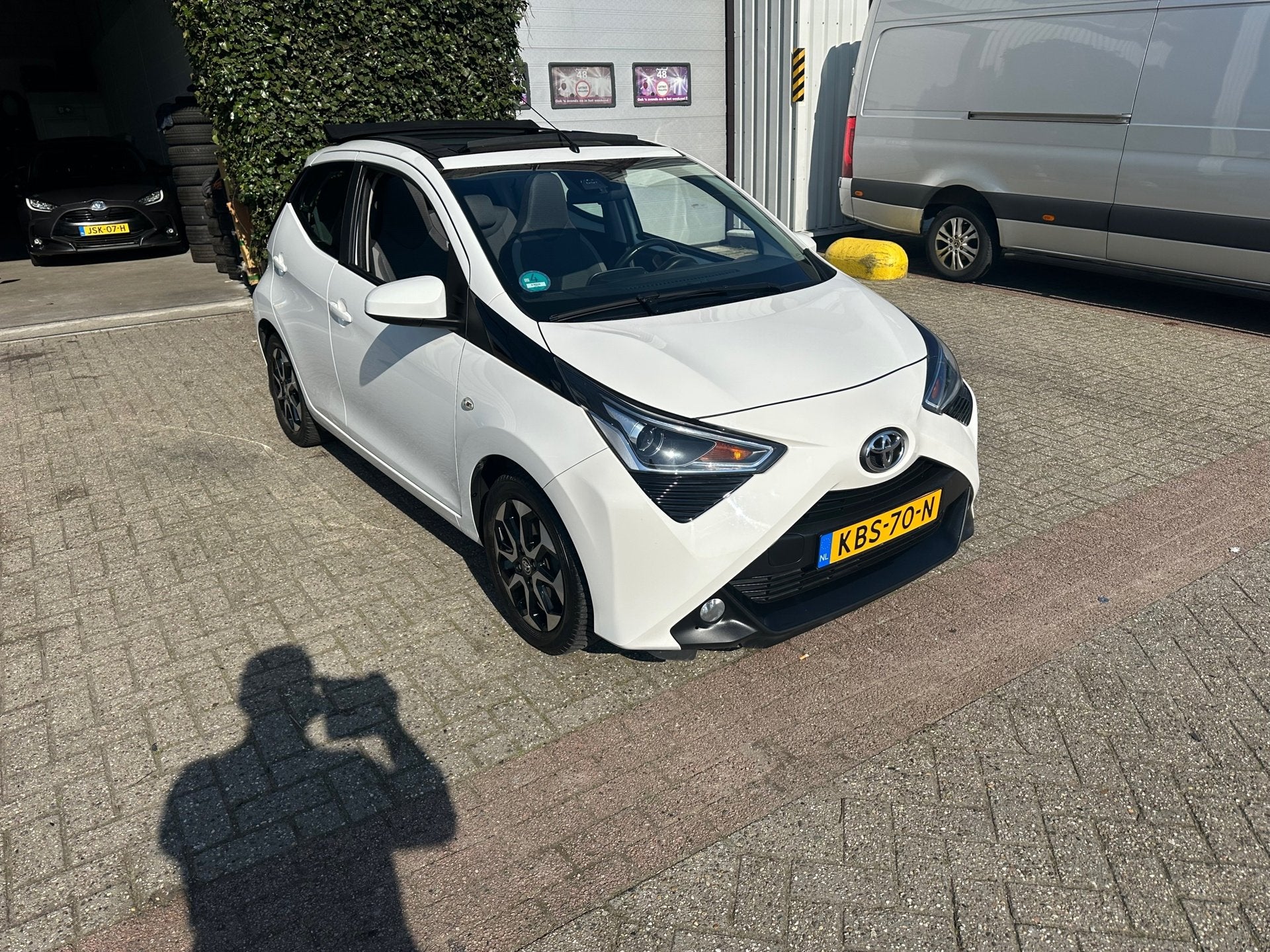 Toyota Aygo 1.0 VVT-i x-joy , Cabrio AUTOMAAT, Gebruikt, Euro 6, 4 stoelen, Verwarmde buitenspiegels