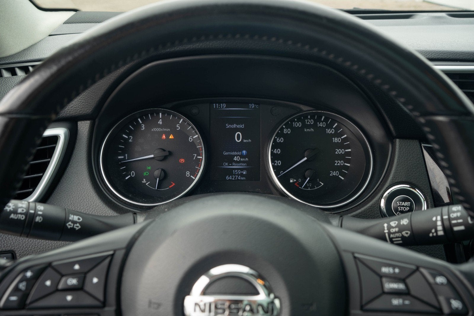 Foto 10 van Nissan Qashqai 1.2 Dig-t 115pk 2018 Grijs 64.268 KM