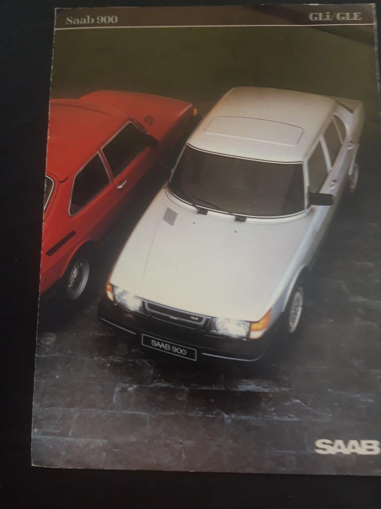 folder Saab 900 GLi en GLE 1983 - Nederlands, Ophalen of Verzenden, Zo goed als nieuw, Overige merken, Saab