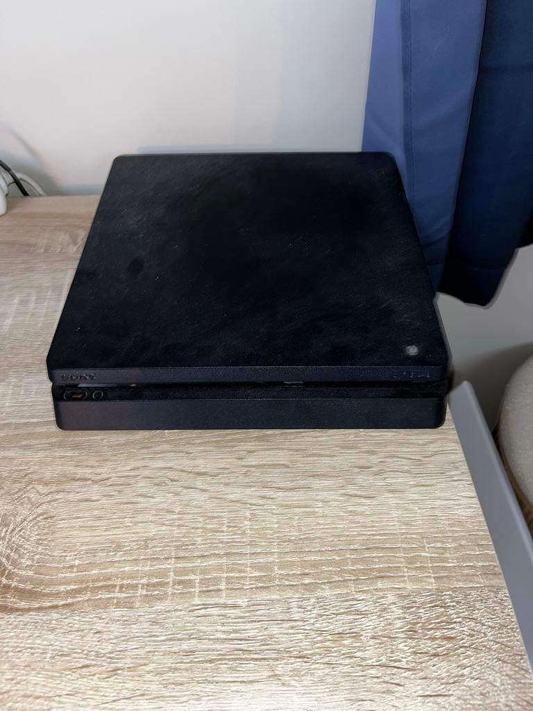 PS4 Slim met 2 controllers en 6 games - Goede staat, Ophalen, Met 2 controllers, Slim, Gebruikt