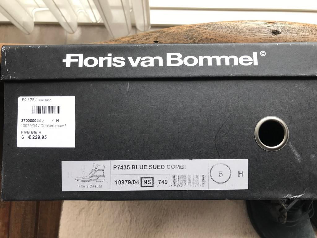 Floris van Bommel donkerblauwe suède schoenen maat 6, Ophalen of Verzenden, Zo goed als nieuw, Blauw