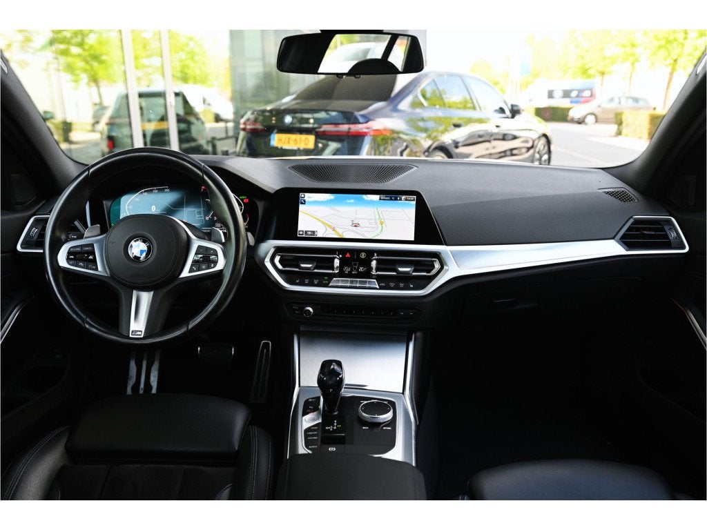BMW 3 Serie Touring 330i M Sport Automaat / Sportstoelen / A, 1998 cc, Gebruikt, 4 cilinders, Wit