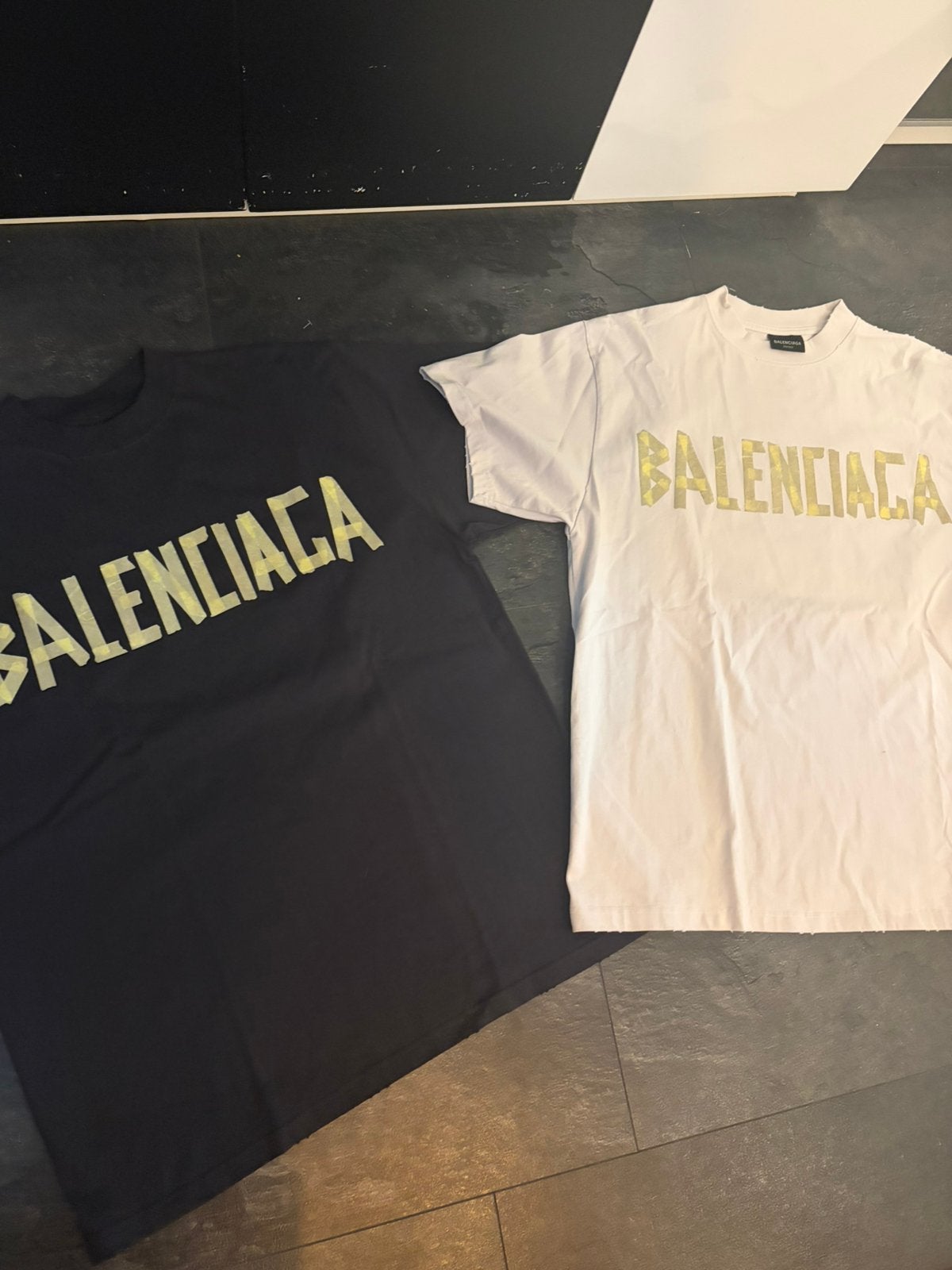 2x Balenciaga oversized (xxl) shirt met backprint. Nieuw!, Ophalen of Verzenden, Nieuw, Overige maten, Meerkleurig