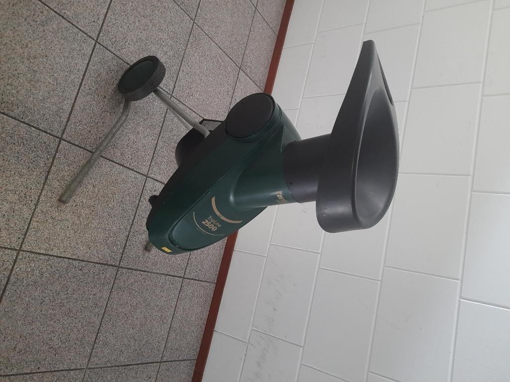 Robuuste Hakselaar 2500 watt . Merk:  Power Plus van Atika, Ophalen, Gebruikt, Elektrisch, Powerplus