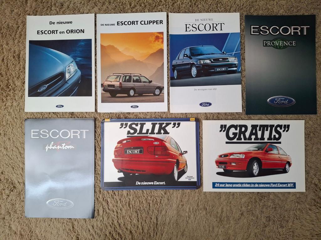 Lot autofolders Ford Escort mk6, Verzenden, Gelezen, Ford