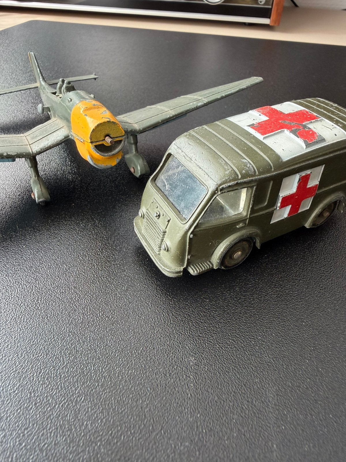 2 x Dinky toys WO2, Ophalen of Verzenden
