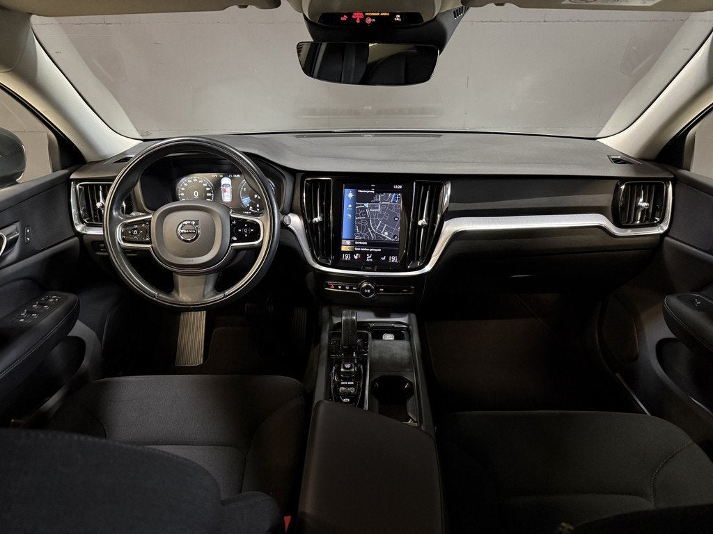Volvo V60 2.0 B4 Inscription | Elektr. trekhaak | Camera | S, Stof, 4 cilinders, 1969 cc, 1677 kg