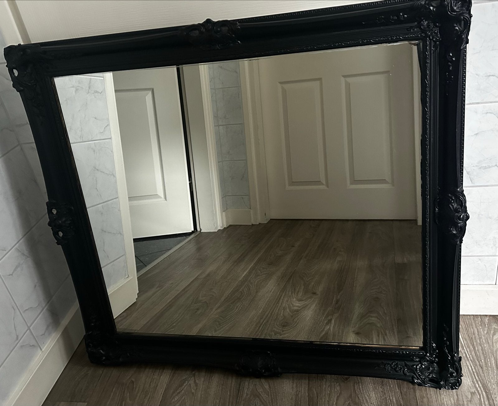Spiegel zwarte lijst 95 bij 85 cm, Gebruikt, 85 cm, 95 cm, Ophalen of Verzenden