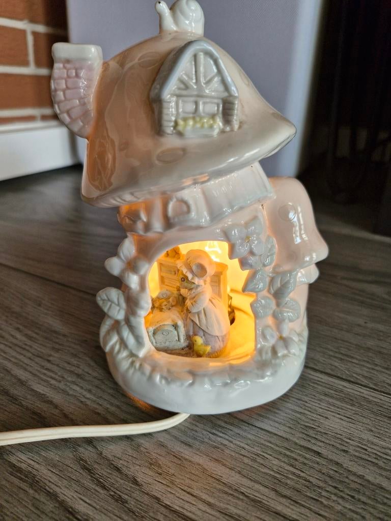 Enesco paddenstoelhuisje met muisjes - Nachtlampje, Ophalen of Verzenden
