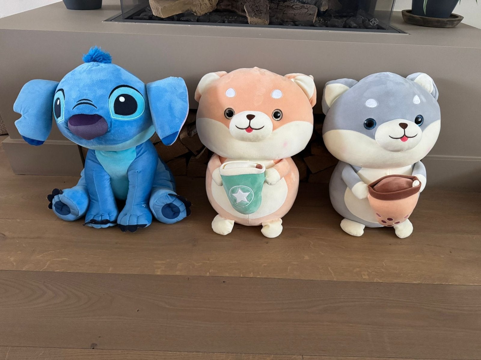 3 grote zachte knuffels: Stitch, Shiba Inu (2x). Nieuwstaat., Kinderen en Baby's, Speelgoed | Knuffels en Pluche, Zo goed als nieuw