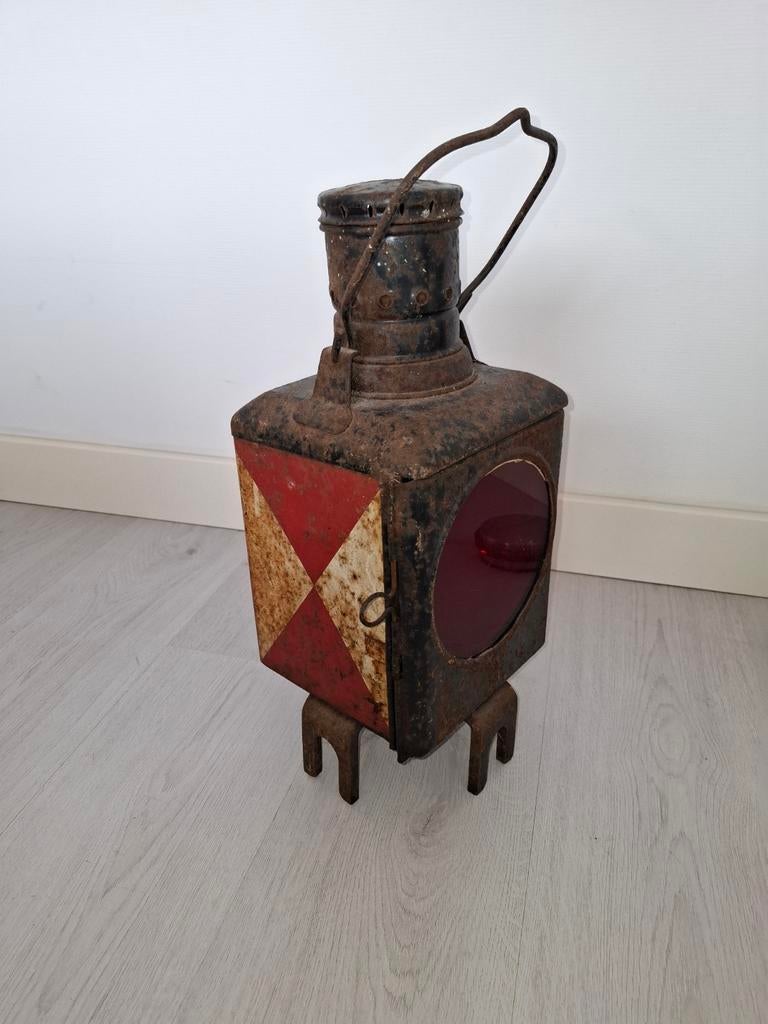 Antieke Duitse spoorweg lamp, Ophalen