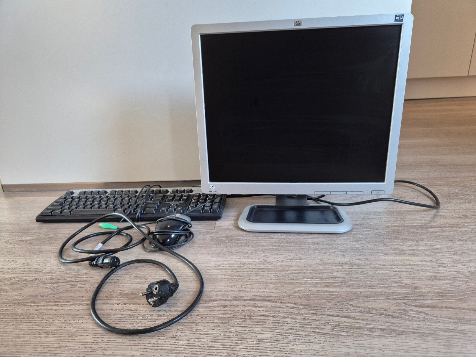 Hp monitor toetsenbord muis computerbenodigdheden

19 inch l, Computers en Software, Monitoren, Ophalen of Verzenden, Overige resoluties