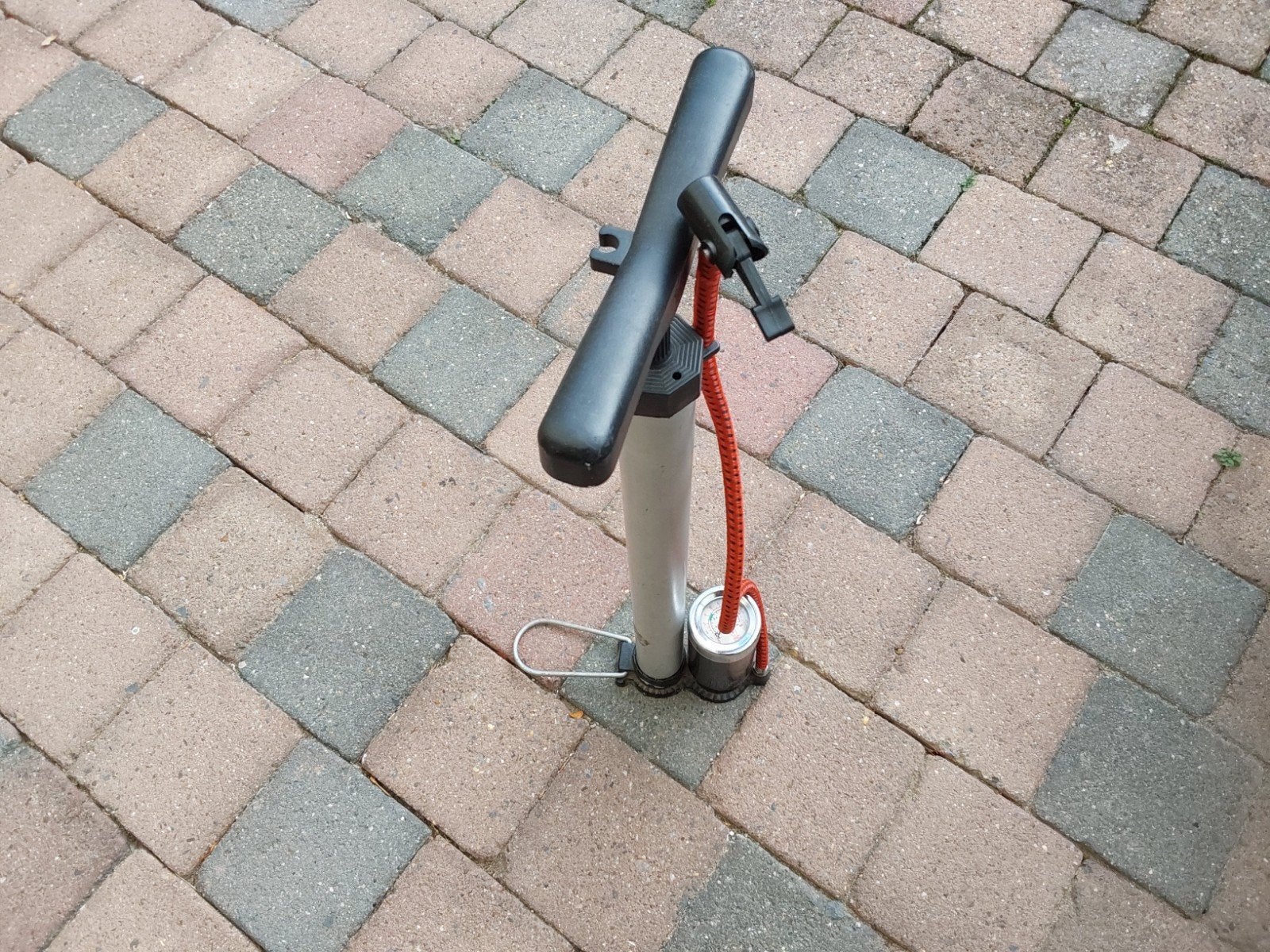Fietspomp met drukmeter - Zo goed als nieuw, Ophalen of Verzenden, Drukmeter, Zo goed als nieuw