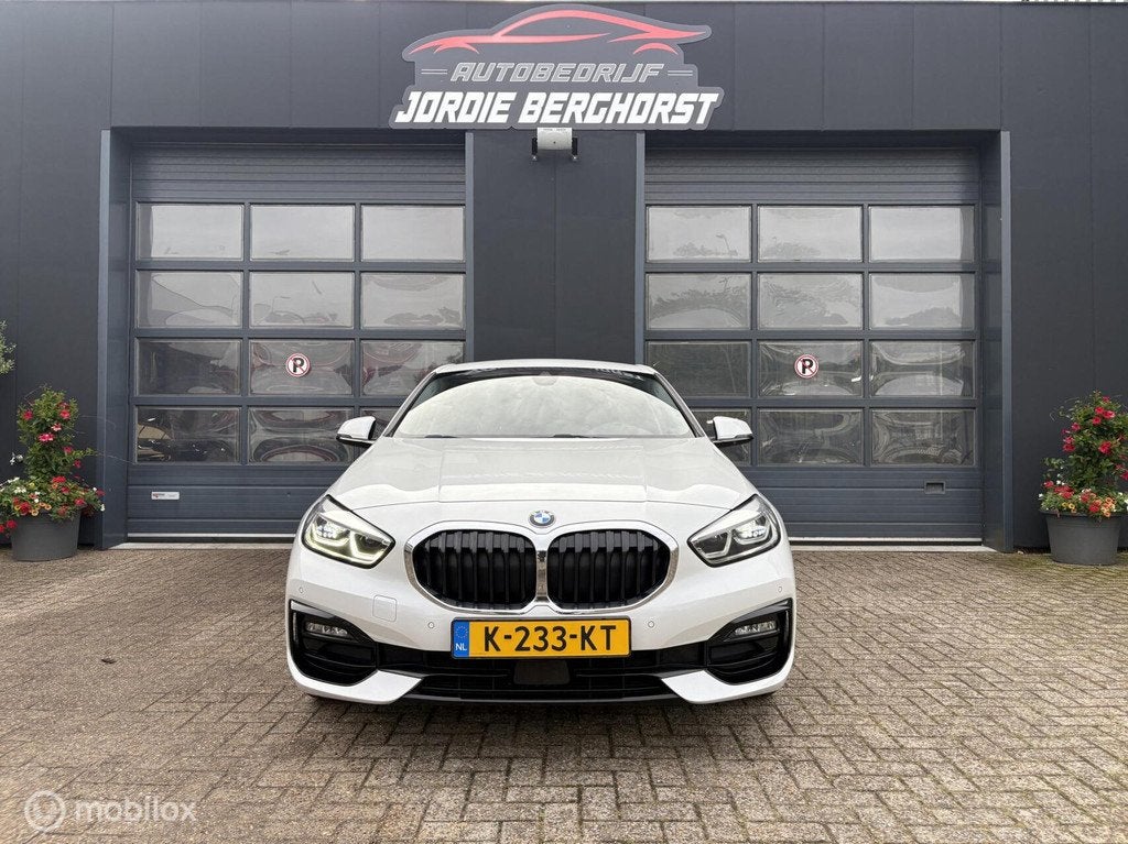 BMW 1-serie 118i Sport Executive, Auto's, BMW, Gebruikt, 4 cilinders, Bedrijf, 695 kg