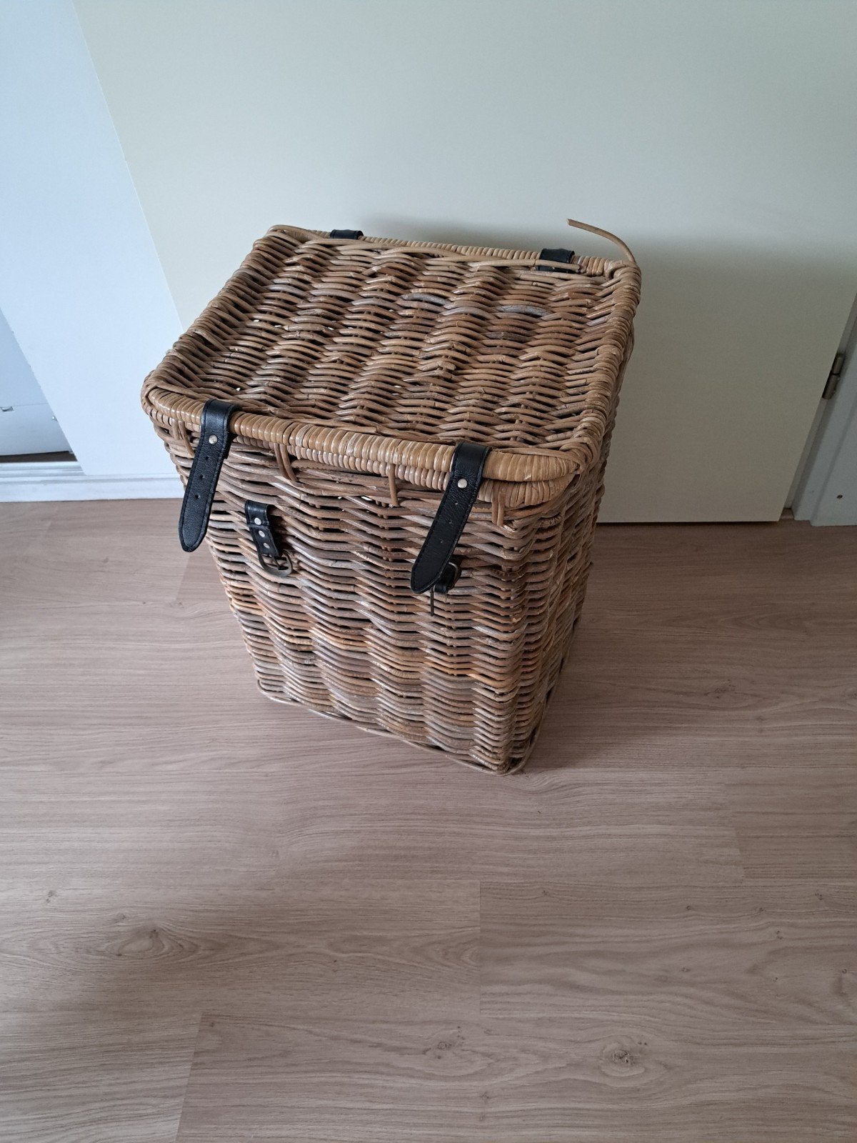 Natuurlijke rieten opbergmand met deksel, Mand, Ophalen of Verzenden, Zo goed als nieuw, Riet