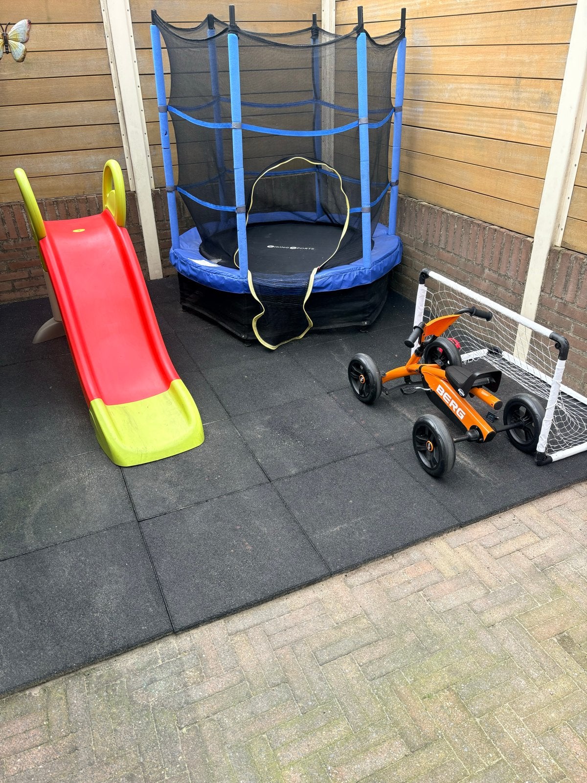 30 rubberen tegels voor speelplaats of terras, Kinderen en Baby's, Speelgoed | Buiten | Los speelgoed, Gebruikt, Ophalen of Verzenden