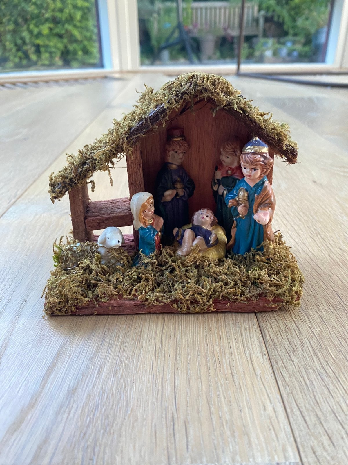 Handgeschilderde mini-kerststal 11,8 cm, Ophalen of Verzenden