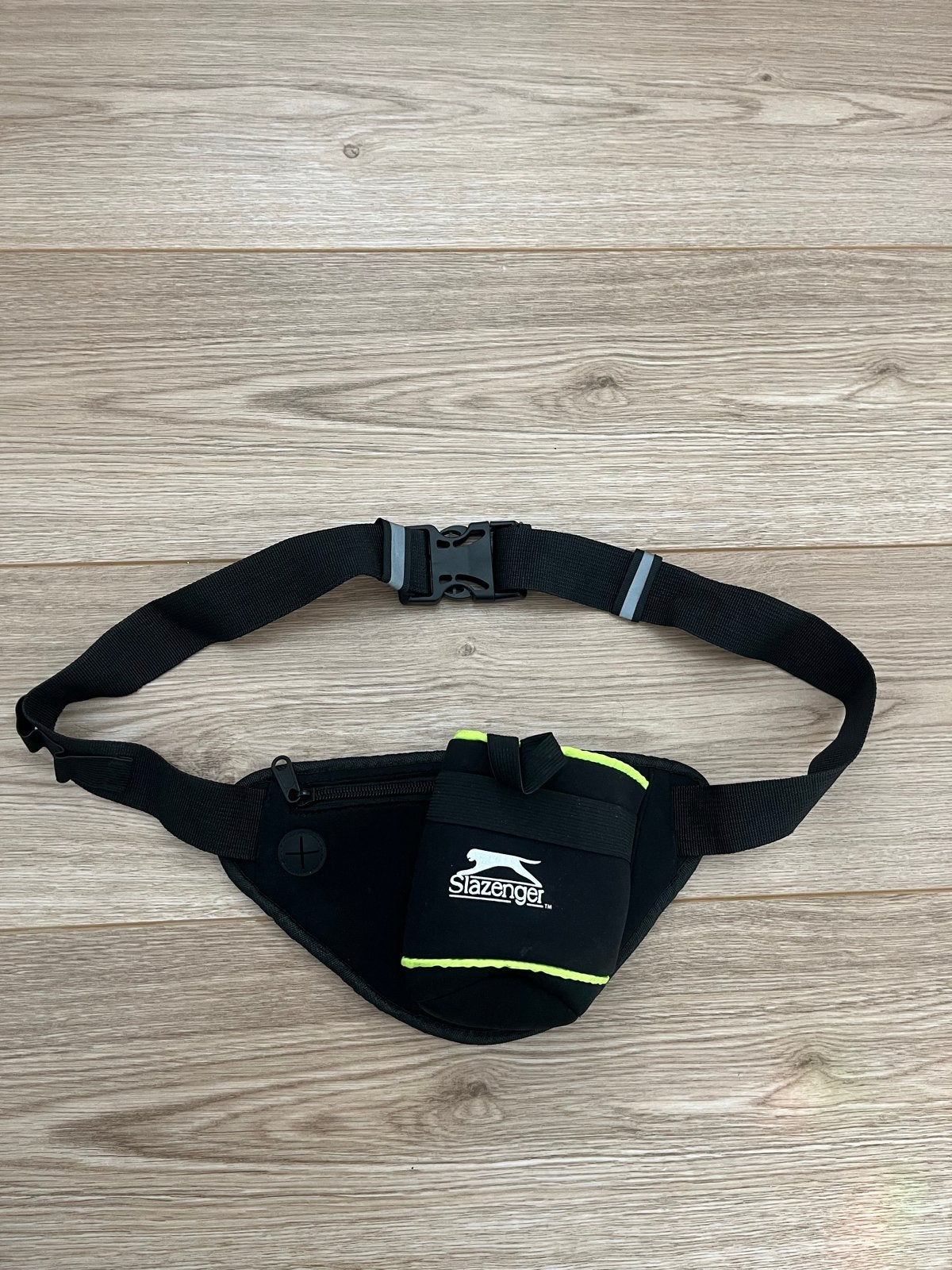 Slazenger hardloop heuptas met bidonhouder, Overige merken, Overige typen, Ophalen of Verzenden, Zo goed als nieuw