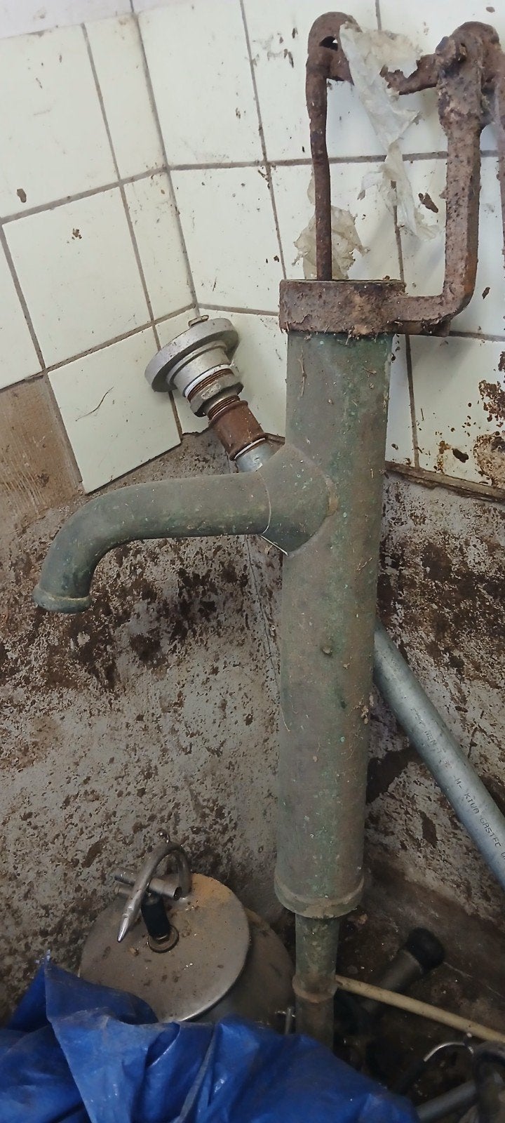 Antieke koperen waterpomp - 70 jaar oud, Antiek en Kunst, Antiek | Koper en Brons, Ophalen