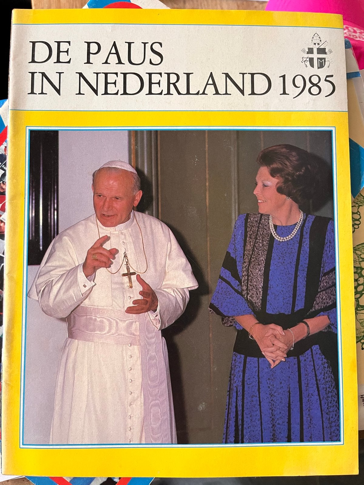 De Paus in Nederland 1985 - Historisch Fotoboek, Ophalen of Verzenden, Zo goed als nieuw, Christendom | Katholiek