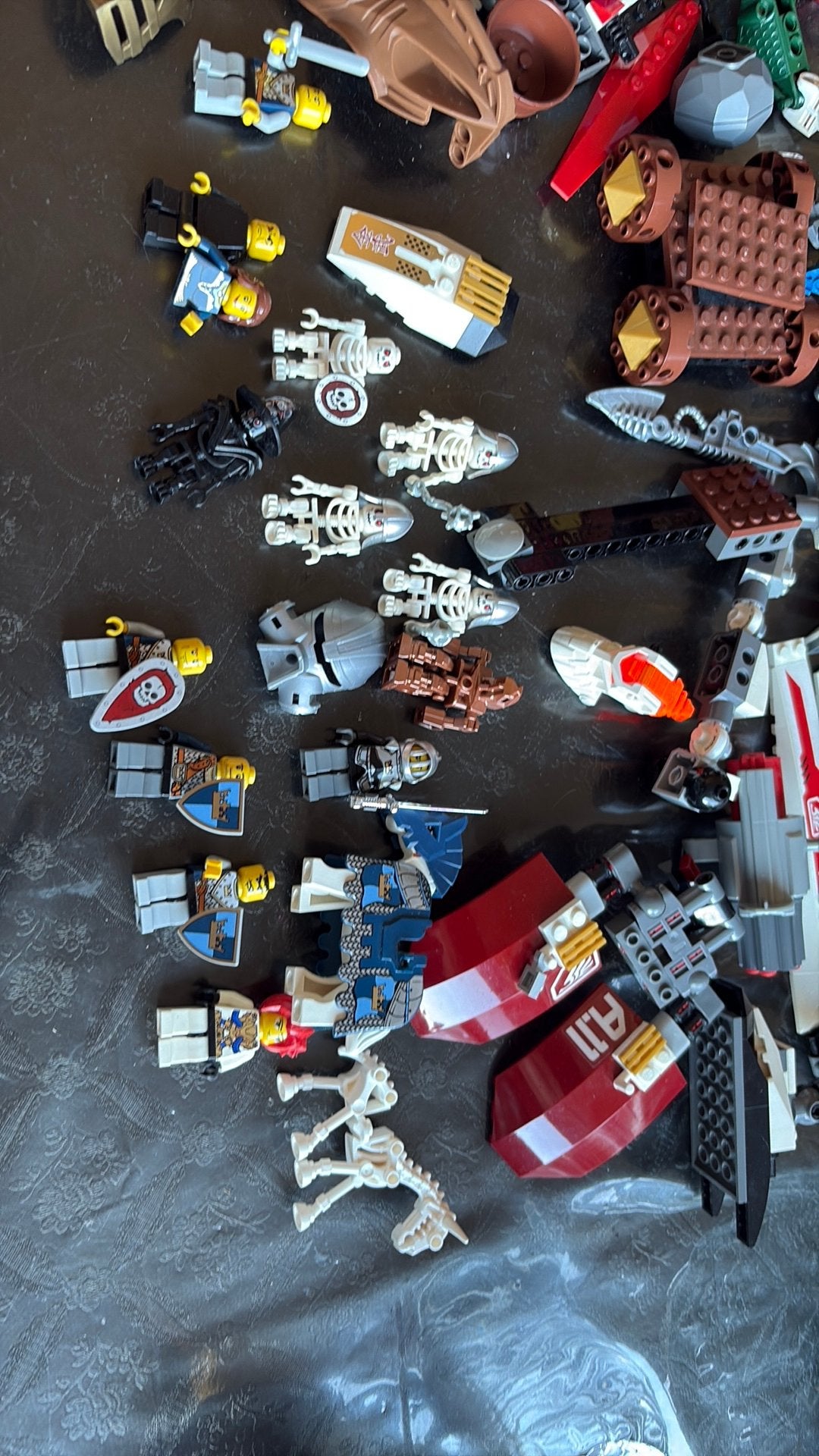 Veelal lego onderdelen uit 2007 Bionicle, fantasy, Exo force, Ophalen of Verzenden, Gebruikt
