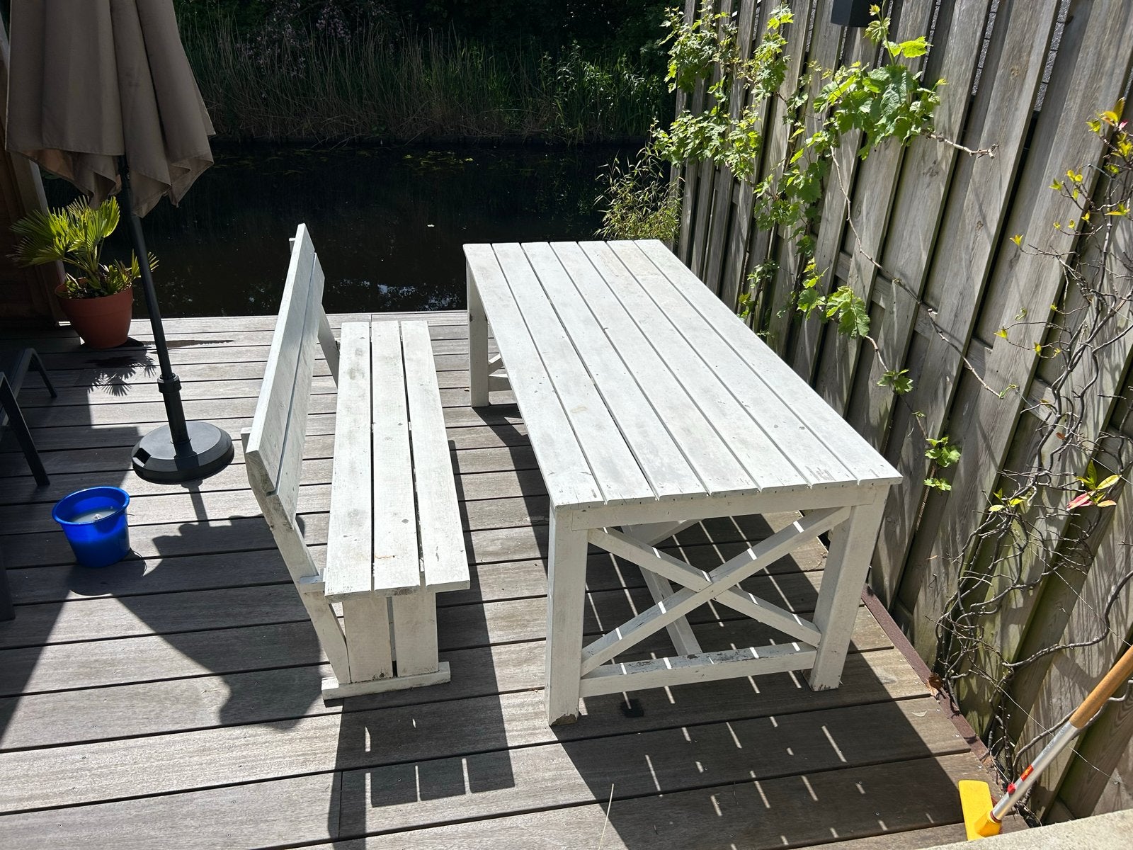 2 bankjes en witte tuintafel - opknapper, Tuin en Terras, Picknicktafels, Ophalen, Gebruikt, Rechthoekig, Hout