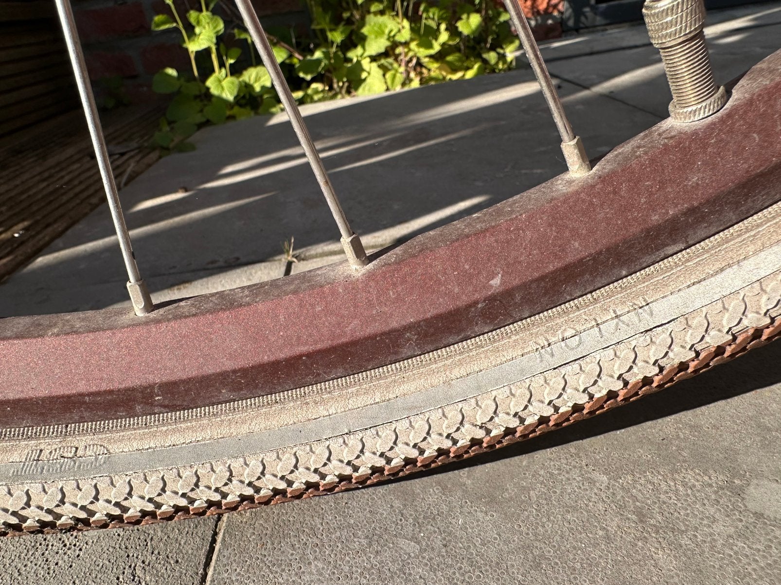 Gezocht: Voorwiel 28" met bruine velg voor Cortina U4, Ophalen of Verzenden, Gebruikt, Stadsfiets, Wiel