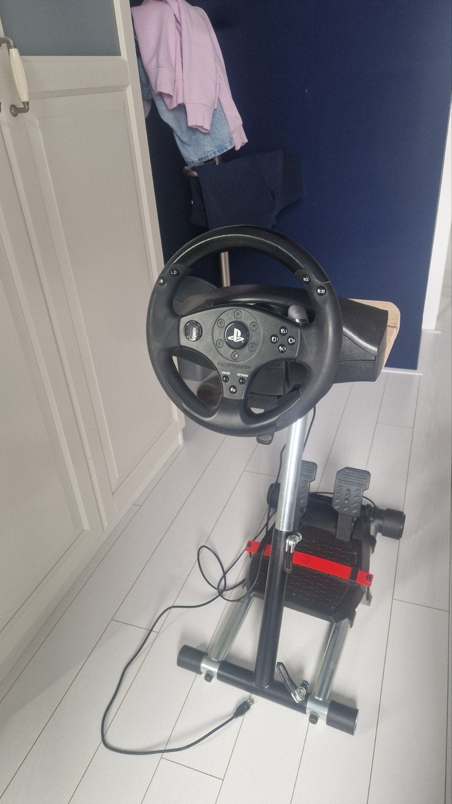 Thrustmaster Gaming Stuur met Pedalen en Wheel Stand Pro, Spelcomputers en Games, Ophalen, Racestuur, Gebruikt, PlayStation