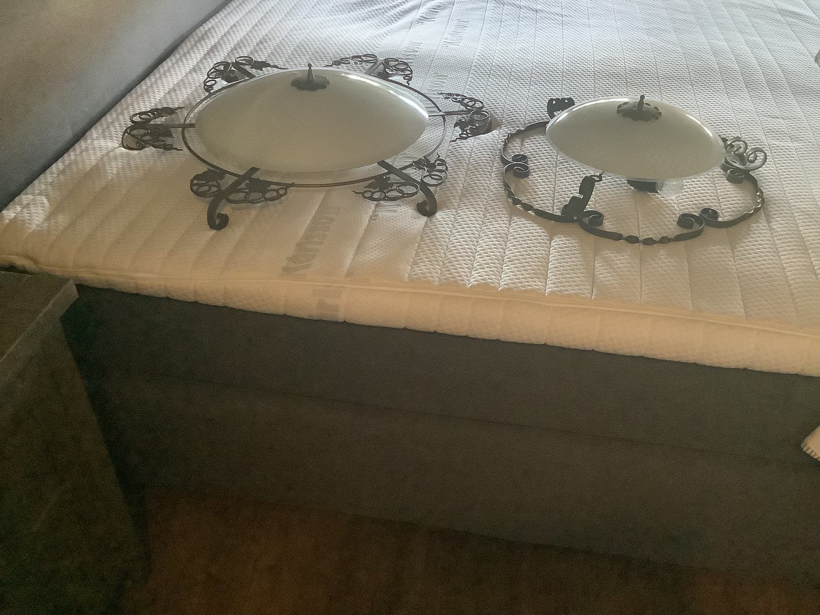 2 zeer oude plafond lampen, Ophalen