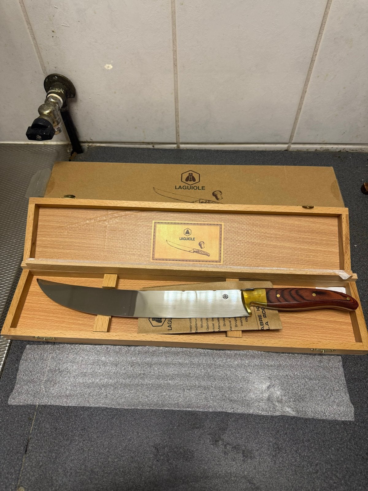Laguiole Keukenmes - Nieuw in Houten Kist, Los bestek, Keukenmes, Ophalen of Verzenden, Rvs of Chroom