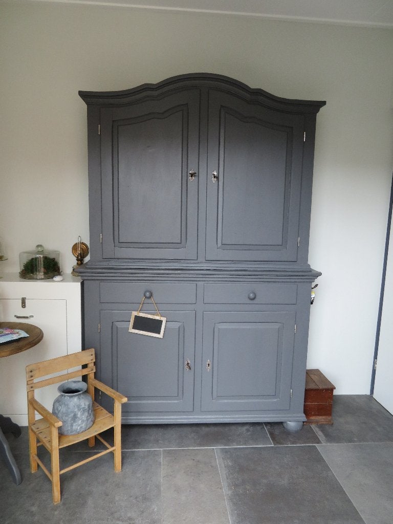 Landelijke grijze kast, Huis en Inrichting, Kasten | Buffetkasten, Ophalen, Met plank(en), Gebruikt, 100 tot 150 cm