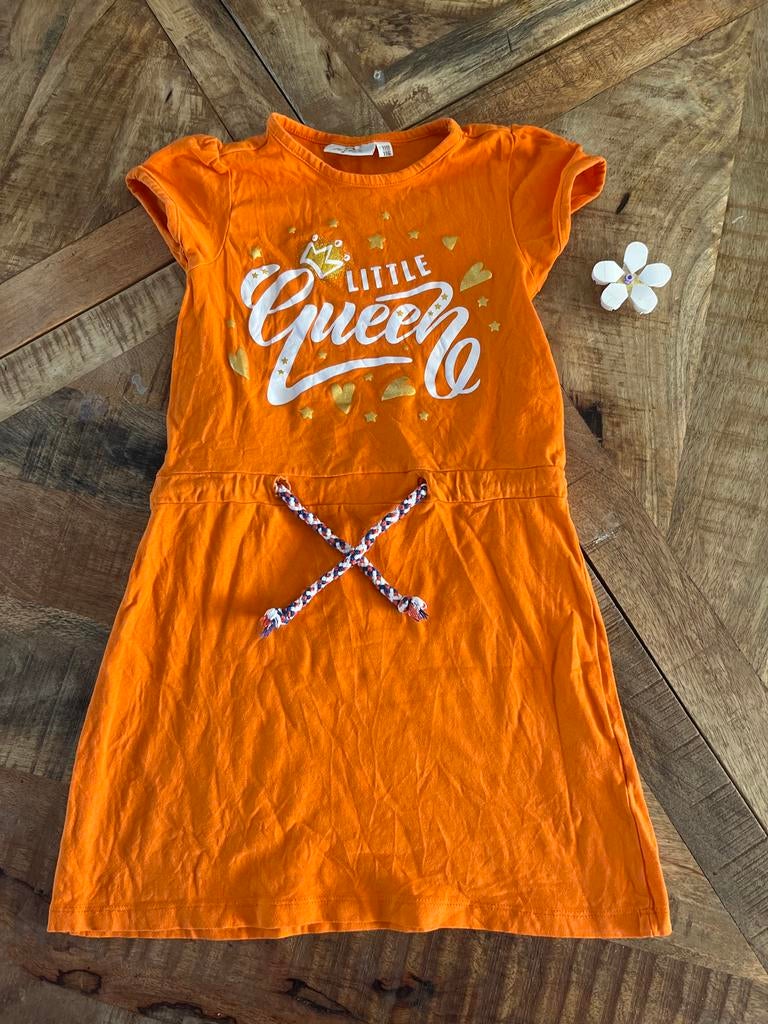 Koningsdag Jurkje Maat 110-116 - Oranje 'Little Queen', Ophalen of Verzenden, Gebruikt, Meisje, Jurk of Rok