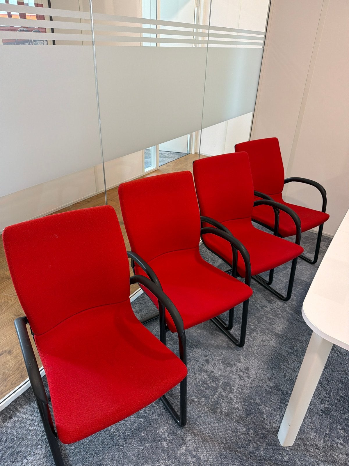 Ahrend vergaderstoelen rood - 4 stuks, Ophalen, Gebruikt