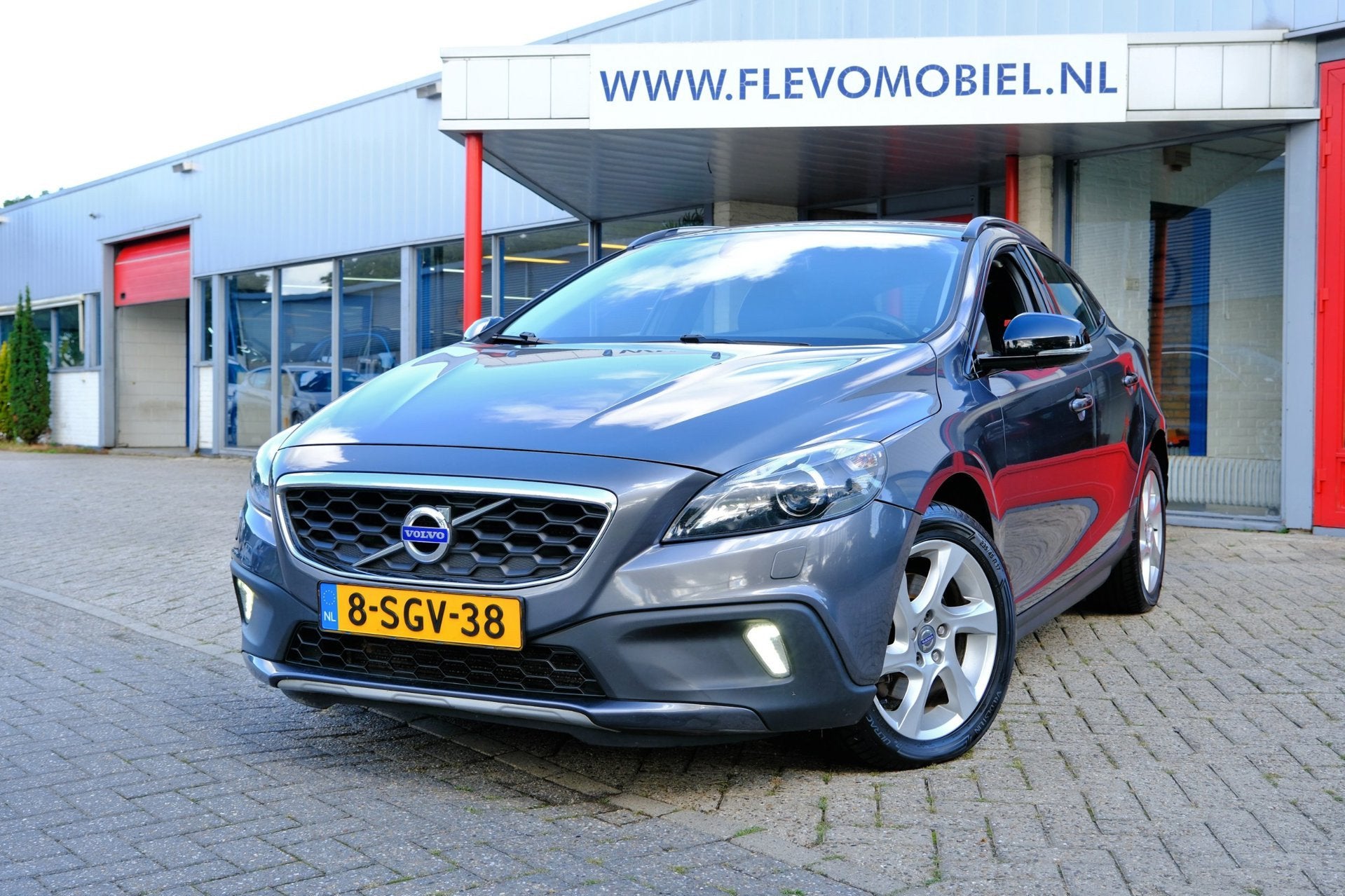 Volvo V40 Cross Country 1.6 D2 Momentum Xenon|Navi|Cam|LMV, Auto's, Volvo, Voorwielaandrijving, Euro 5, Gebruikt, 4 cilinders