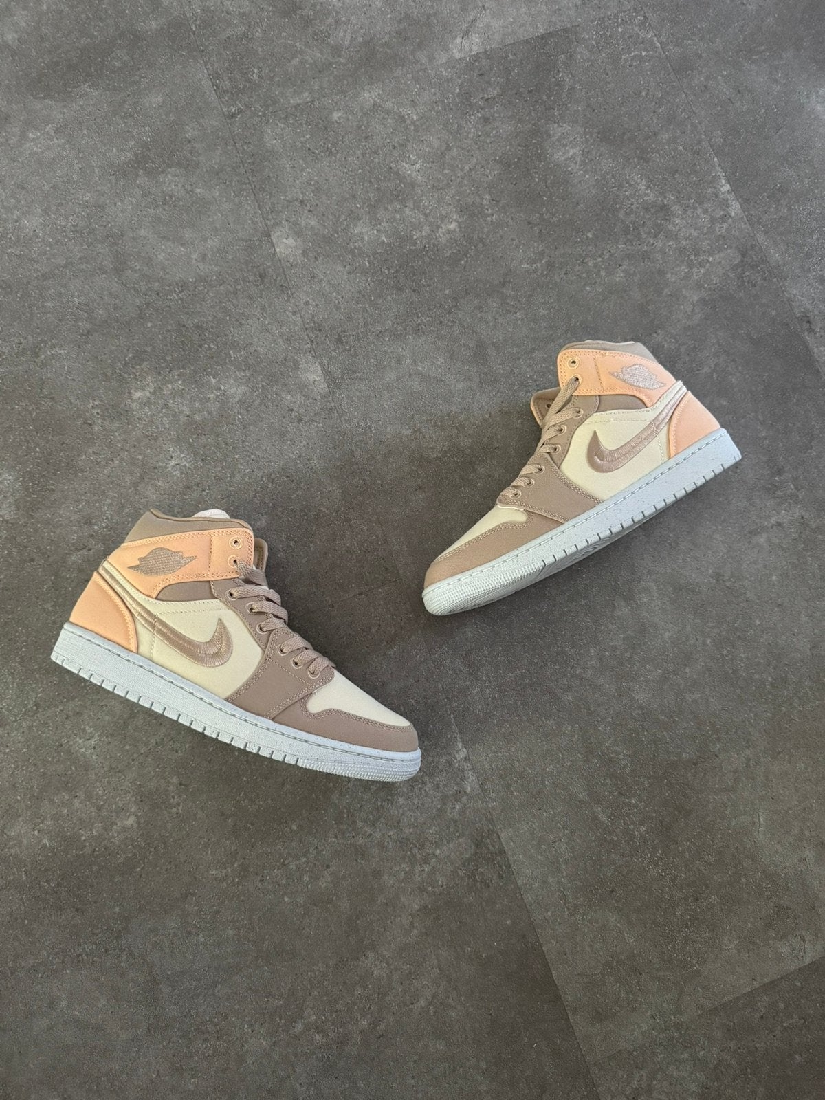 Air Jordan 1 Mid Canvas Orange - Nieuw - 40, Nieuw, Oranje, Ophalen of Verzenden, Sneakers of Gympen
