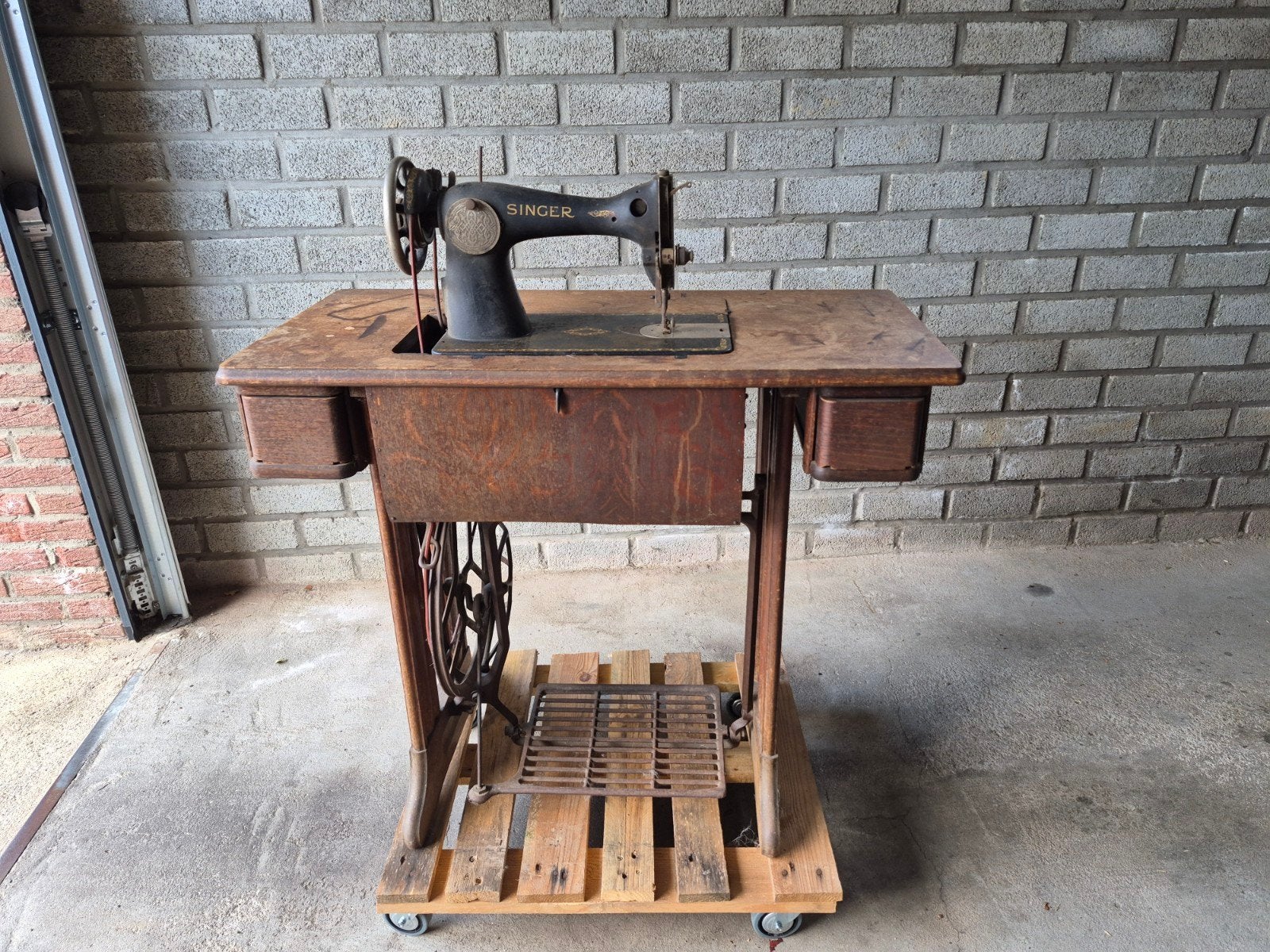 Antieke Singer Naaimachine met Houten Tafel, Ophalen, Gebruikt, Naaimachine, Singer