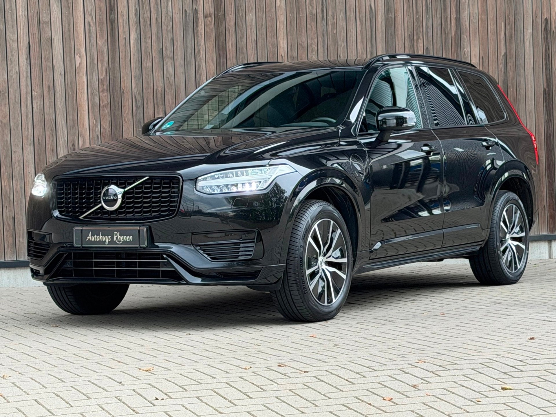 Volvo XC90 2.0 T8 Recharge AWD R-Design / Luchtvering / Trek, Auto's, Gebruikt, Euro 6, 4 cilinders, 7 stoelen