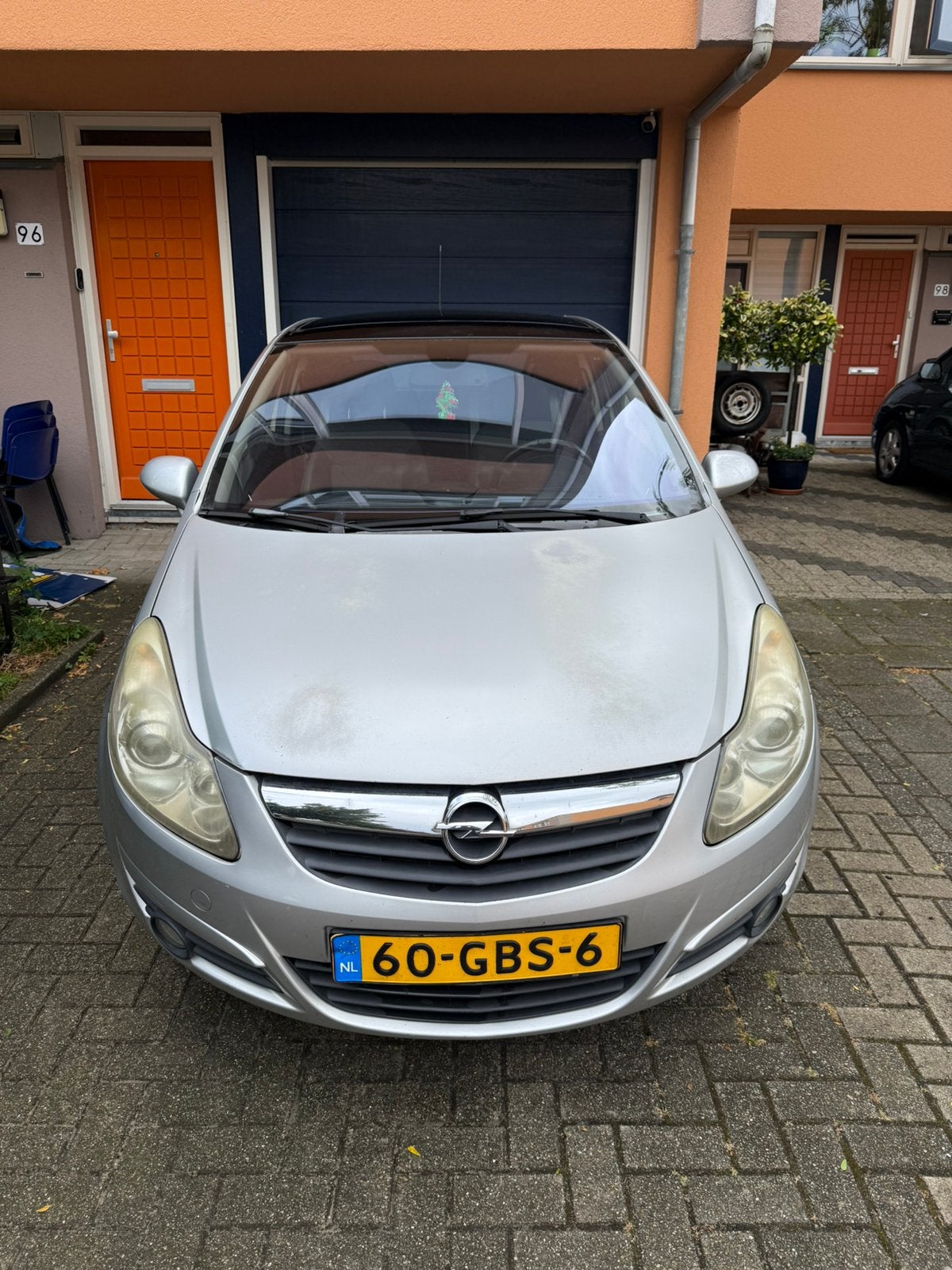 MOET WEG! Opel Corsa 1.2 16V 3D WR 2008 Grijs Schade zijkant, Auto's, Voorwielaandrijving, Parkeersensor, 450 kg, 40 €/maand