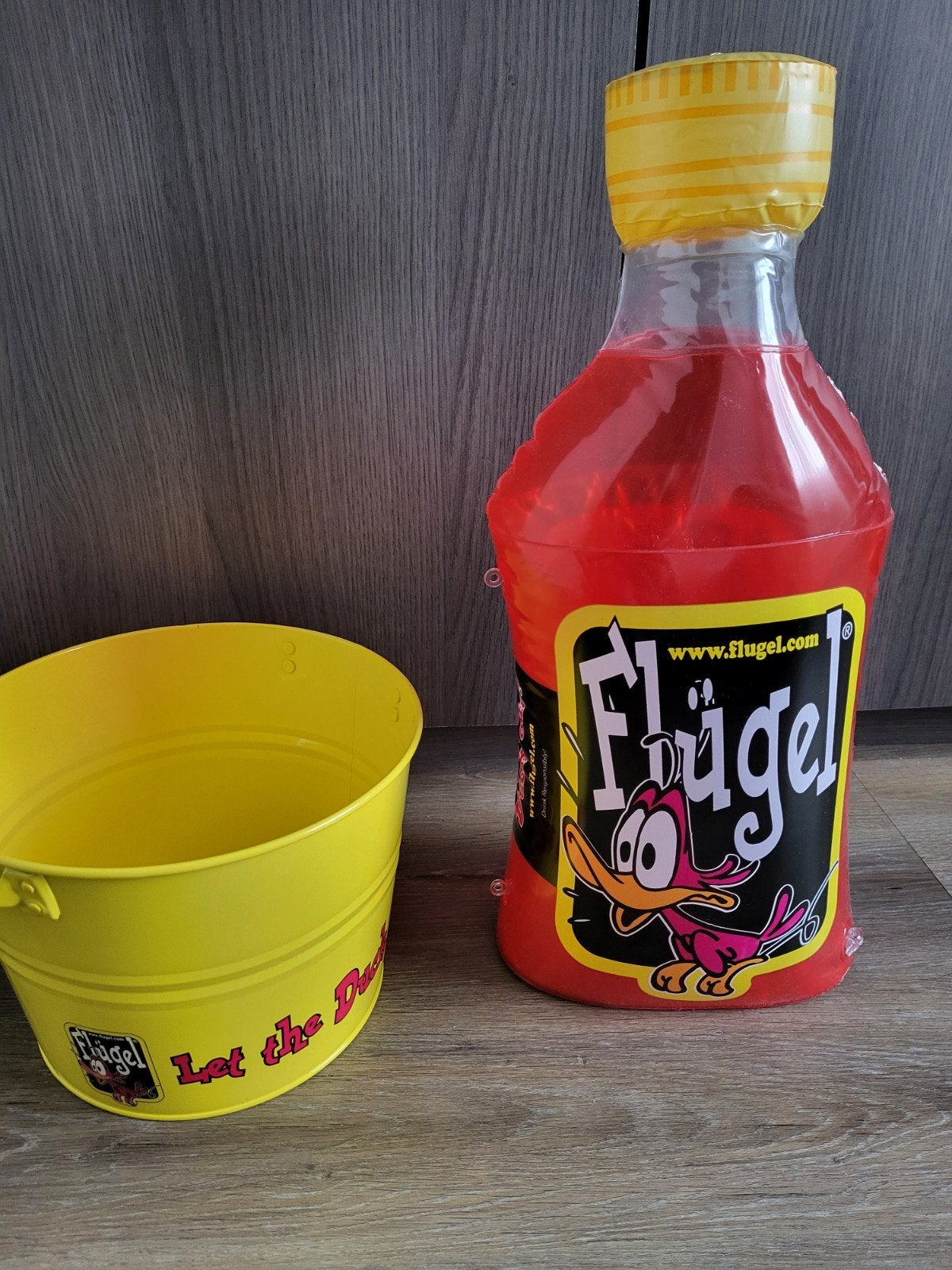 mooie Nieuwe flügel spullen pet en muts Emmer en fles, Ophalen of Verzenden, Nieuw