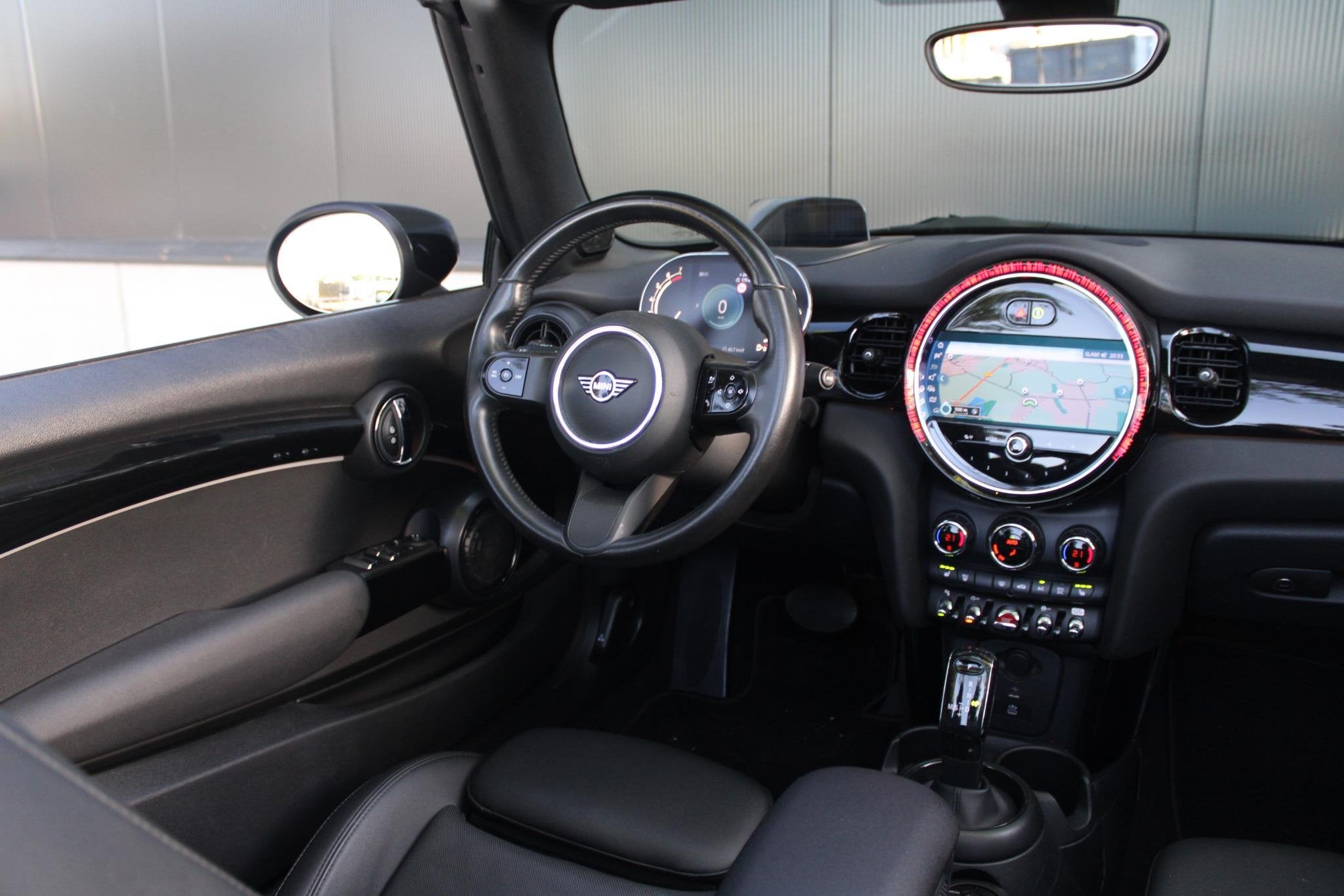MINI Cooper 1.5 Cabriolet Classic | Harman/Kardon | Head-up, Auto's, 12 maanden, 136 pk, Gebruikt, 4 stoelen