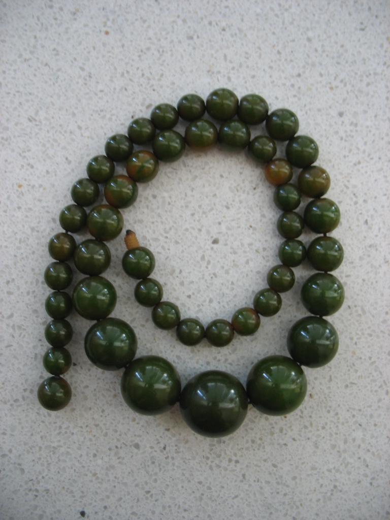 Ketting Bakeliet Kralen End of Day Groentinten Vintage, Sieraden, Tassen en Uiterlijk, Antieke sieraden, Ophalen, Overige materialen