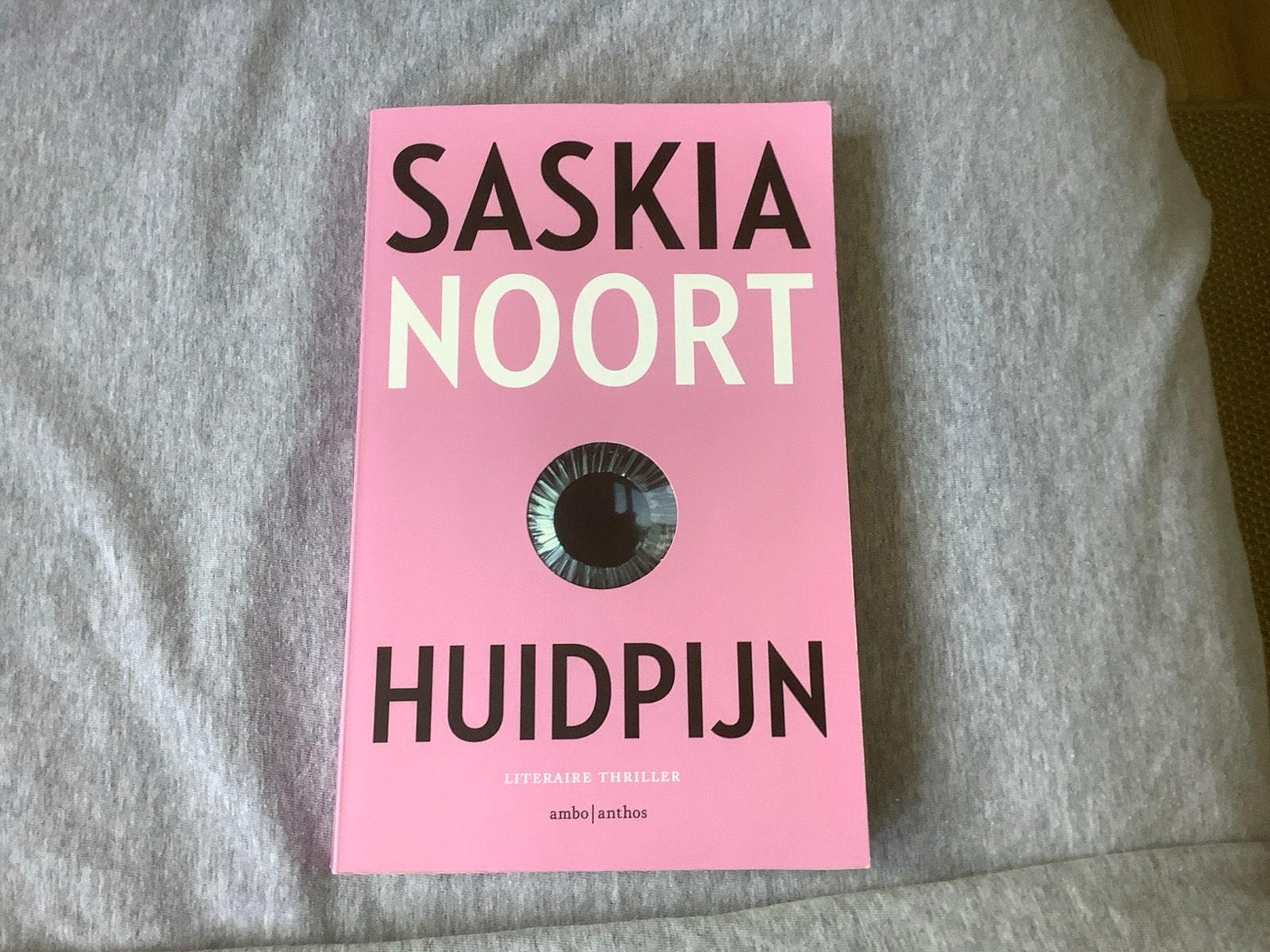 Saskia Noort - Huidpijn (Literaire thriller), Ophalen of Verzenden, Zo goed als nieuw, Nederland